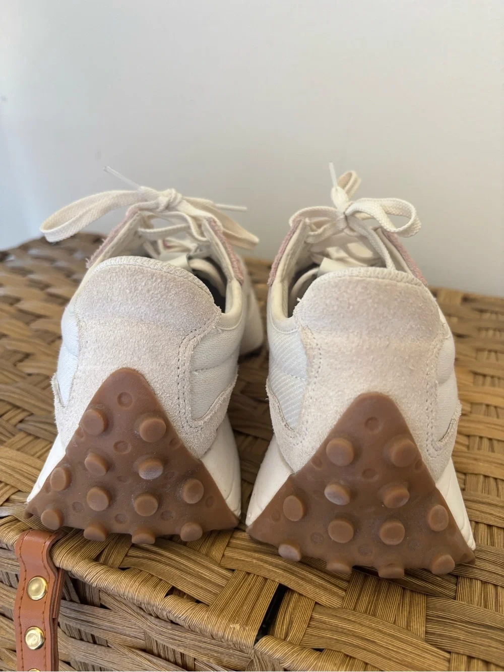 New Balance 327 Women's Sneaker size 7.5
